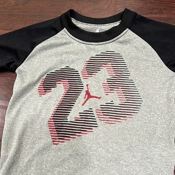 Nike toddler boy dri-fit shirt - Picture 2 of 5